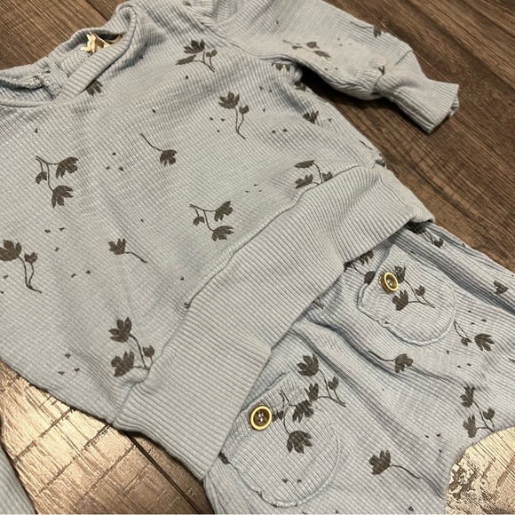 Jessica Simpson Blue with Black Floral Design Sweatshirt and Pants - Picture 3 of 6